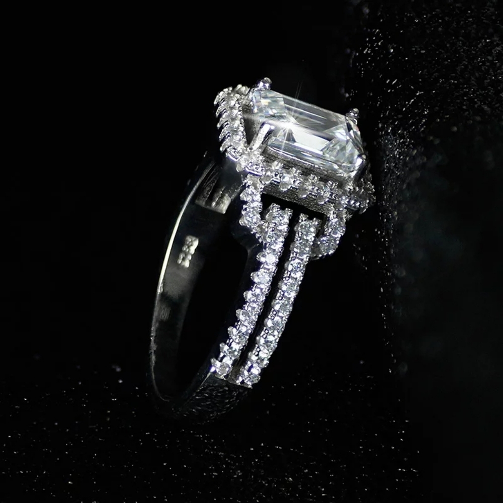 Trendy Silver Rectangle Cut Zircon Engagement Ring - Picture 4 of 4